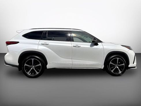 Used 2022 Toyota Highlander XSE AWD/4WD image 8