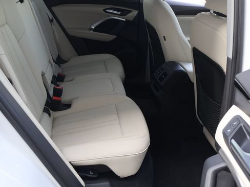 Used 2025 Audi Q5 Premium w/ Convenience Package AWD/4WD image 18