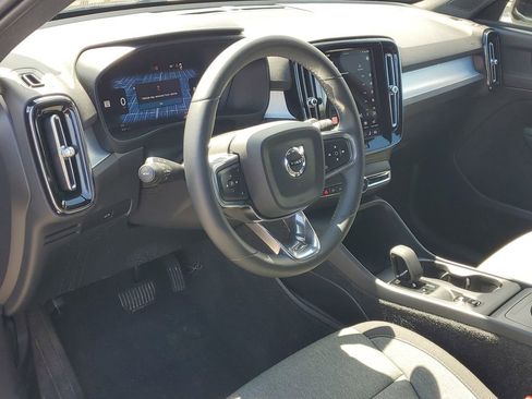 Used 2024 Volvo XC40 B5 Core AWD/4WD image 16