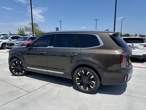 Used 2023 Kia Telluride SX AWD/4WD image 3