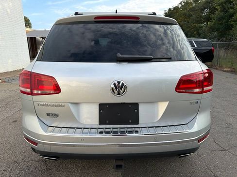 Used 2016 Volkswagen Touareg Sport AWD/4WD image 3