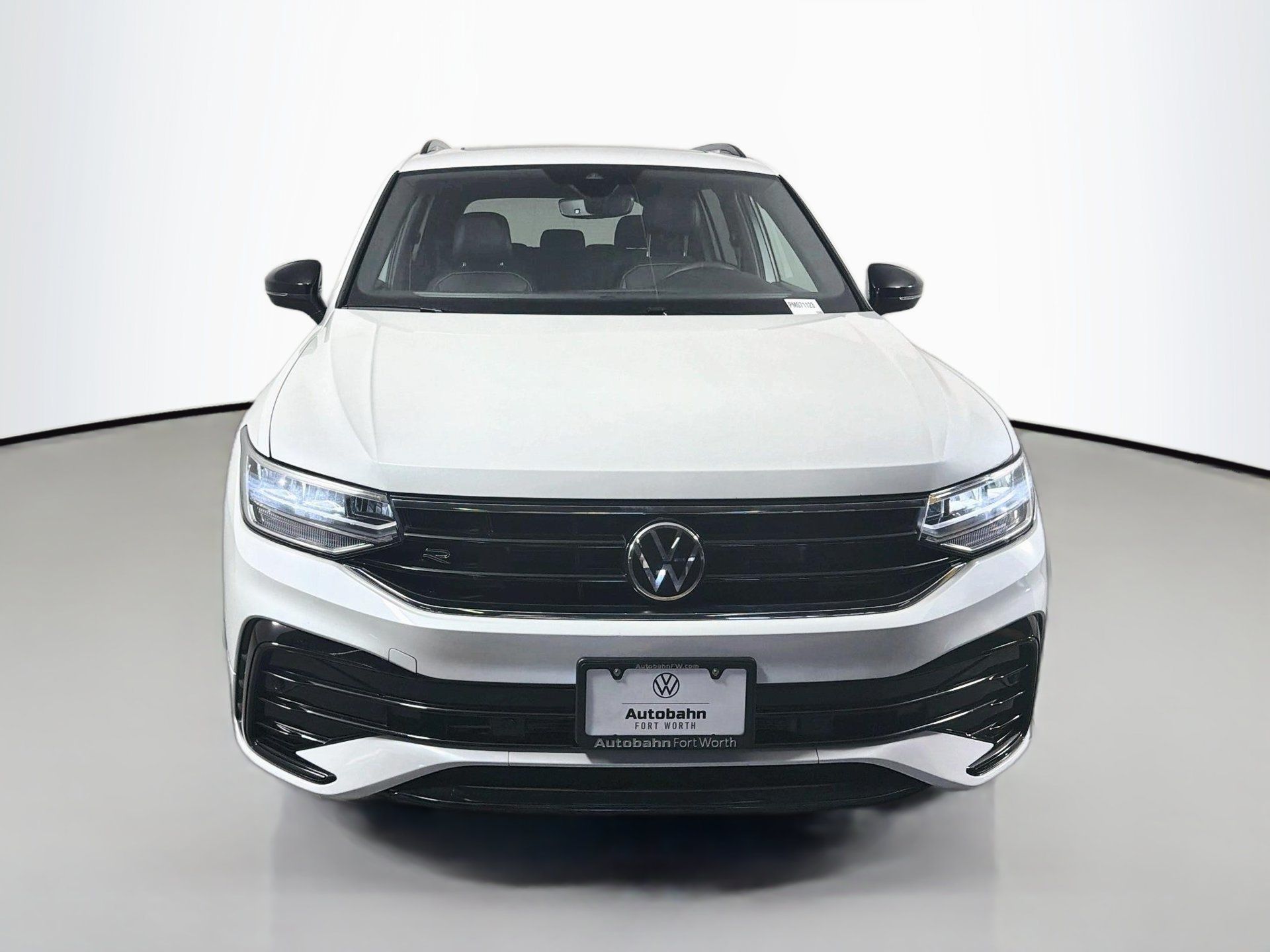 Used 2023 Volkswagen Tiguan SE R-Line FWD image 2