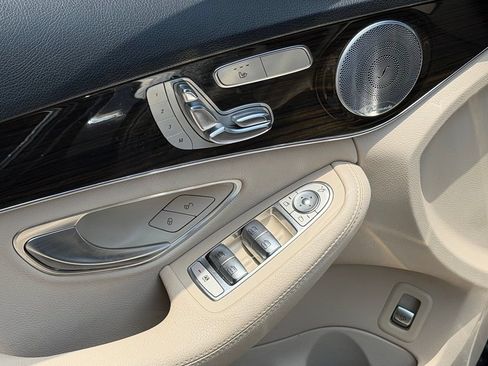 Used 2020 Mercedes-Benz C 300 Sedan w/ Premium Package image 28
