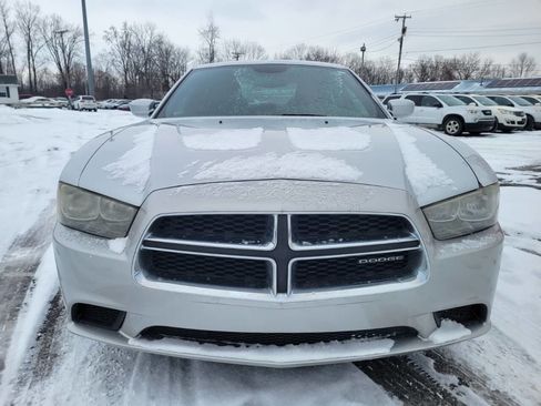 Used 2012 Dodge Charger SE w/ Connectivity Group image 2
