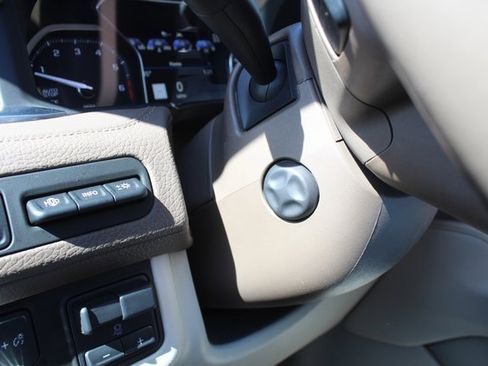 Used 2021 GMC Yukon XL Denali w/ Denali Premium Package image 30