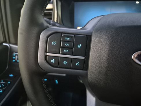 New 2026 Ford F250 Lariat w/ Black Appearance Package image 30