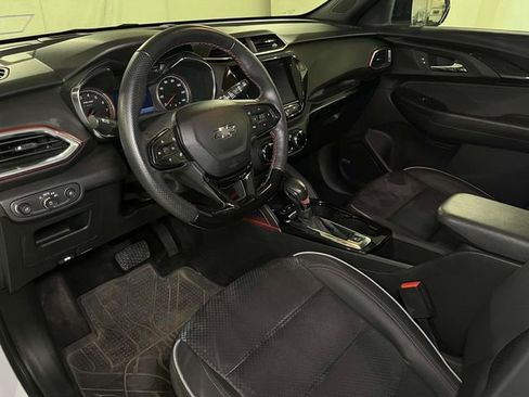 Used 2023 Chevrolet TrailBlazer RS w/ Sun and Liftgate Package image 16