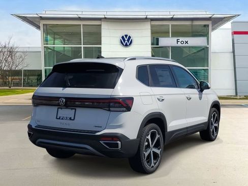 New 2025 Volkswagen Taos SEL image 4