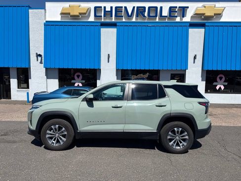 Used 2026 Chevrolet Equinox LT AWD/4WD image 14