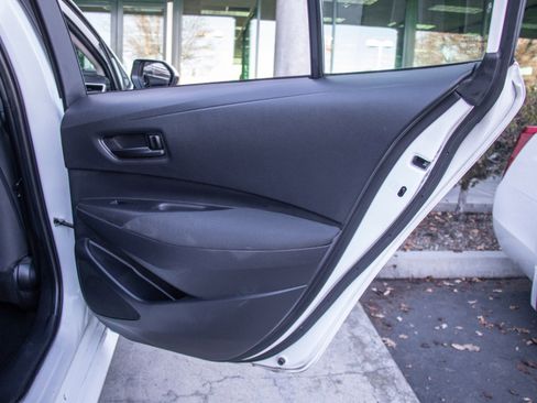 Used 2022 Toyota Corolla LE image 24