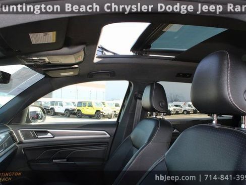 Used 2020 Volkswagen Atlas Cross Sport SEL image 34