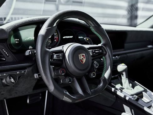 Used 2025 Porsche 911 GT3 RS w/ Weissach Package RWD image 41