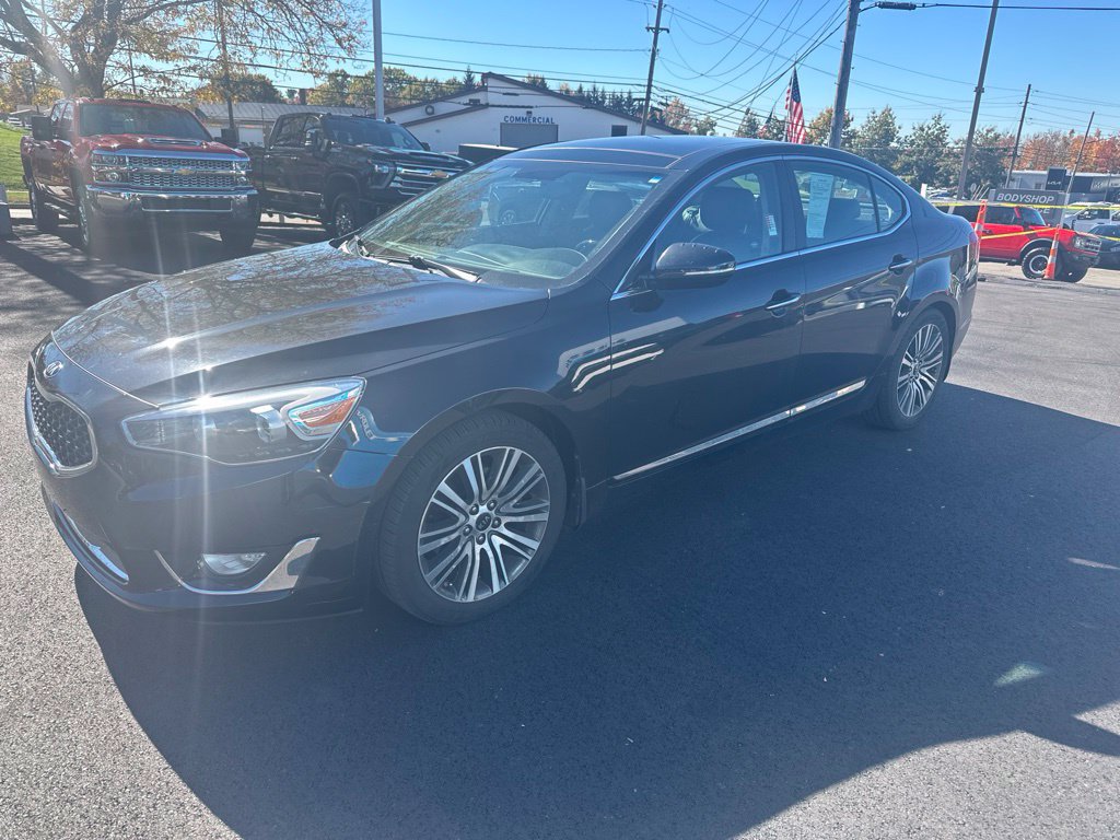 Used 2014 Kia Cadenza Premium w/ Luxury Package FWD image 4