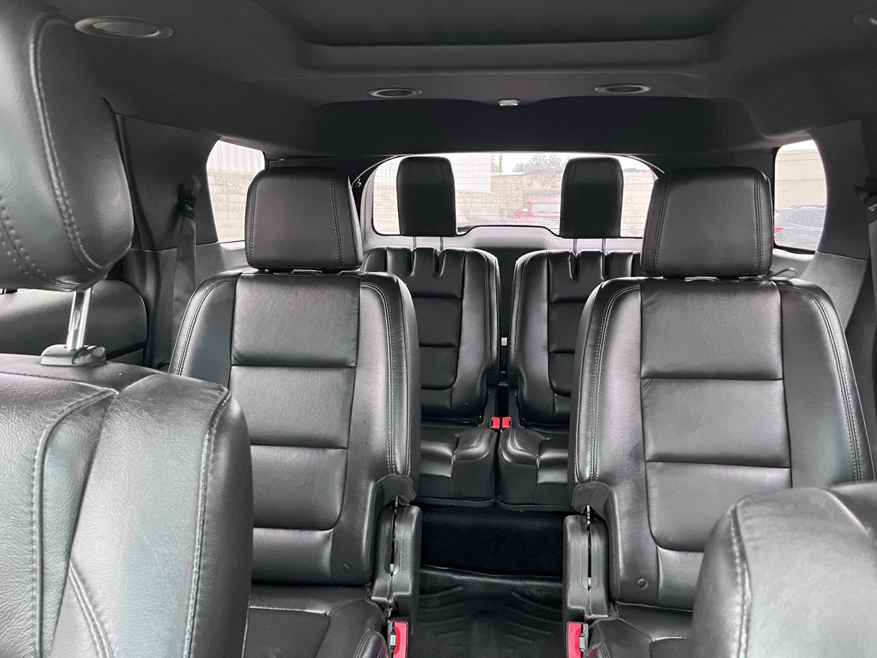 Used 2015 Ford Explorer XLT w/ Equipment Group 202B AWD/4WD image 16