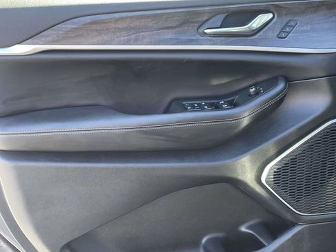 New 2026 Jeep Grand Cherokee L Limited image 25