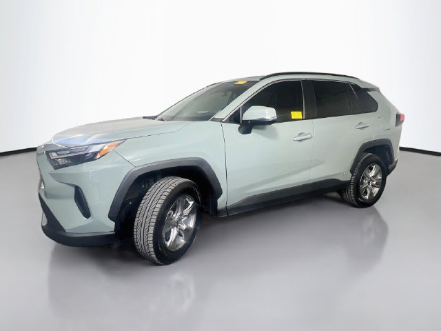 Used 2022 Toyota RAV4 XLE AWD/4WD image 4