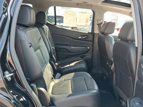 Certified 2023 GMC Acadia SLT w/ Technology Package image 28