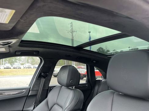 Used 2020 Porsche Macan Turbo image 13