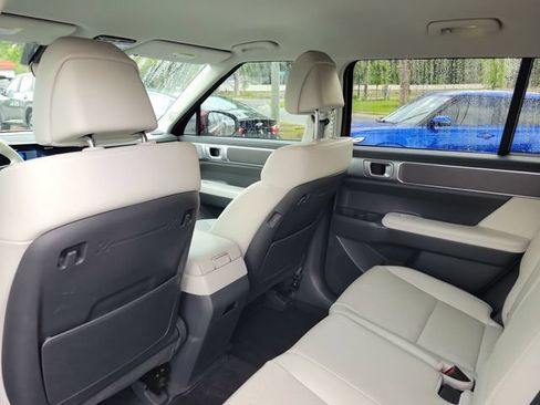 Used 2024 Hyundai Santa Fe SEL FWD image 29