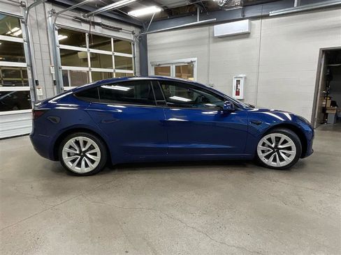 Used 2022 Tesla Model 3 Standard Range image 6