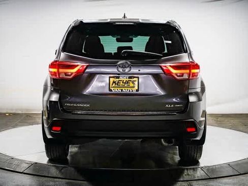 Certified 2019 Toyota Highlander XLE image 4
