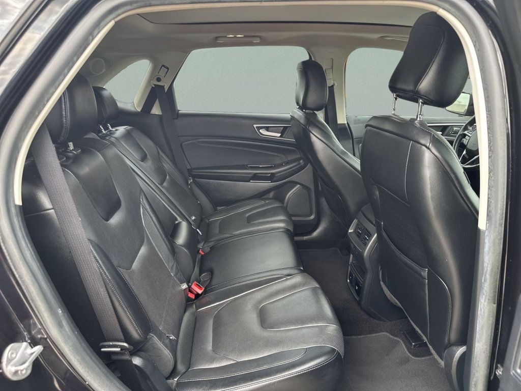 Used 2020 Ford Edge Titanium w/ Equipment Group 301A AWD/4WD image 34