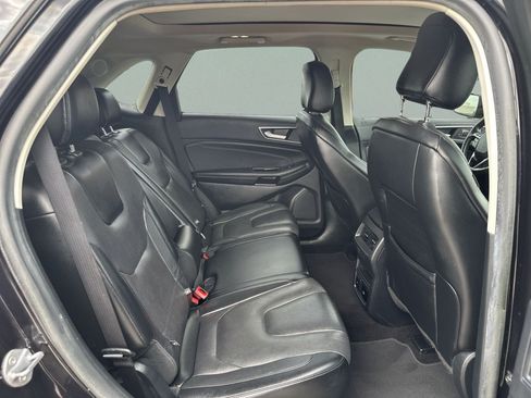 Used 2020 Ford Edge Titanium w/ Equipment Group 301A AWD/4WD image 34