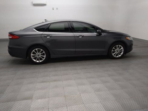 Used 2020 Ford Fusion SE FWD image 10