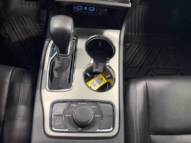 Used 2018 Jeep Grand Cherokee Limited AWD/4WD image 19