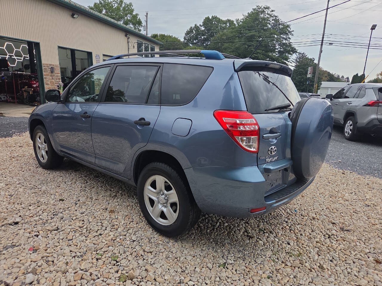Used 2012 Toyota RAV4 FWD w/ Value Pkg image 3
