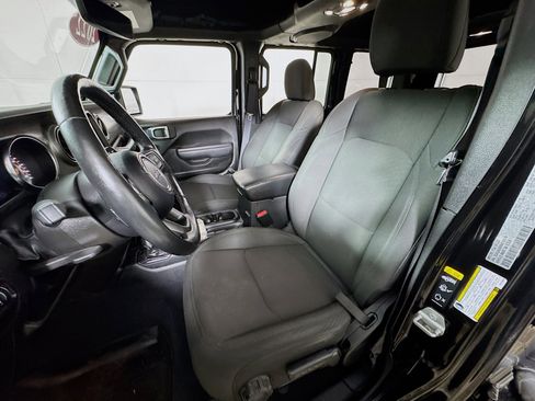 Used 2022 Jeep Wrangler Unlimited Sport image 15