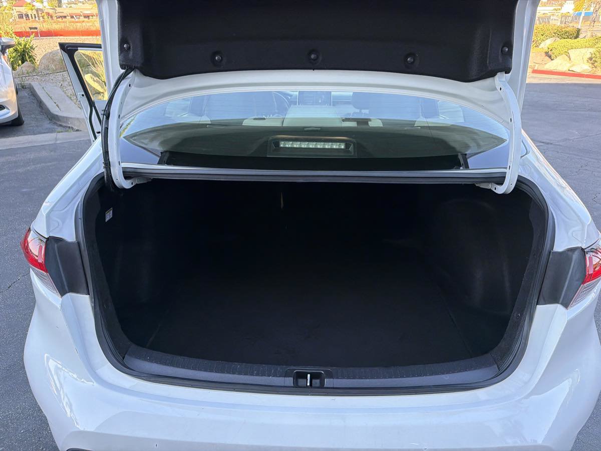 Used 2021 Toyota Corolla LE FWD image 29
