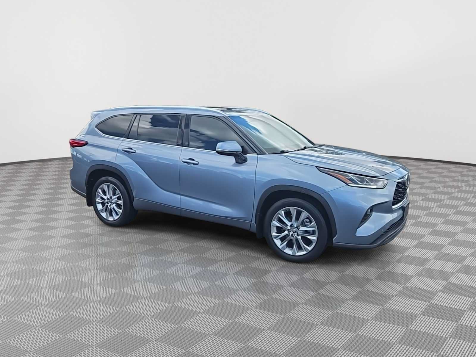 Used 2020 Toyota Highlander Limited AWD/4WD image 2