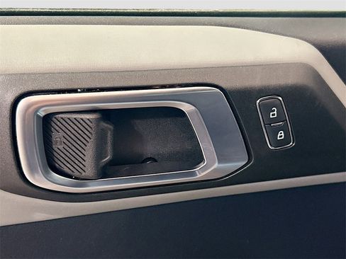 Used 2022 Ford Bronco Badlands image 16