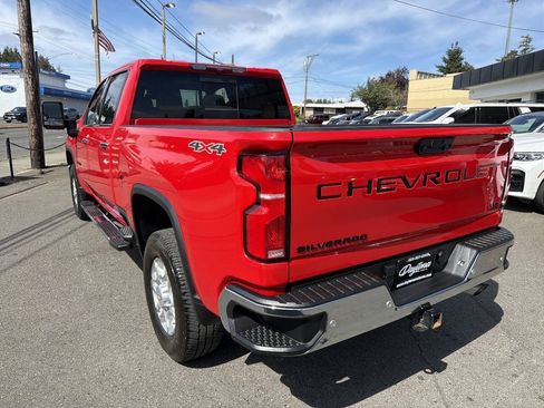 Used 2024 Chevrolet Silverado 2500 LTZ w/ LTZ Convenience Package AWD/4WD image 7