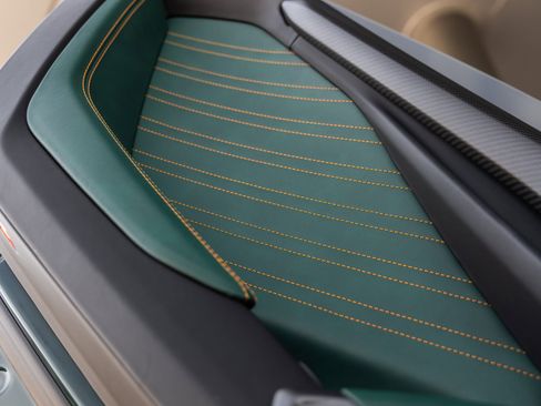 Used 2024 Lamborghini Revuelto image 24