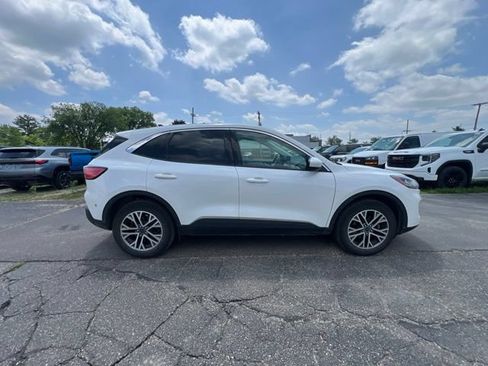 Used 2022 Ford Escape SEL w/ Class II Trailer Tow Package AWD/4WD image 4