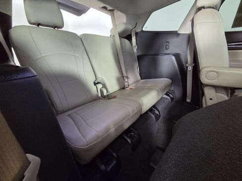 Used 2019 Buick Enclave Essence image 24