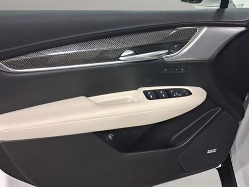 Used 2022 Cadillac XT5 Sportv w/ Technology Package AWD/4WD image 22