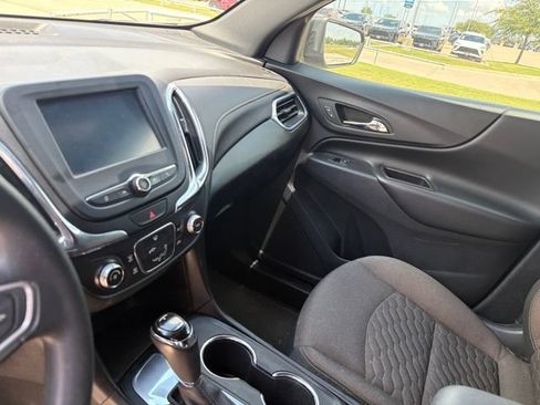 Used 2018 Chevrolet Equinox LT FWD image 18
