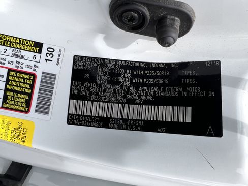 Used 2019 Toyota Sienna SE w/ Carpet Mat Package FWD image 13