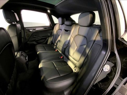 Certified 2023 Porsche Macan image 24