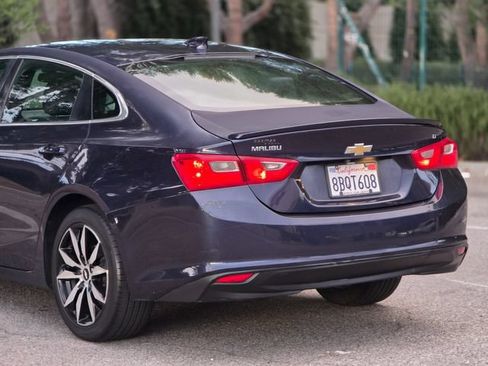 Used 2017 Chevrolet Malibu LT w/ Sport Package FWD image 15