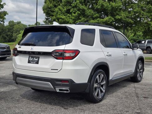 Used 2023 Honda Pilot Touring image 7