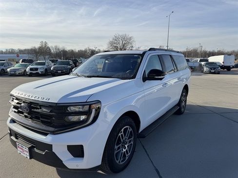 Certified 2025 Ford Expedition Max Active image 5