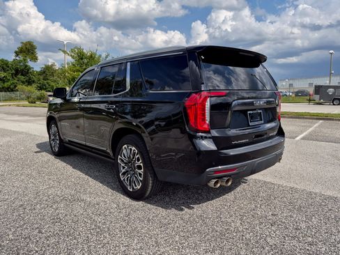 Used 2023 GMC Yukon Denali Ultimate w/ LPO, Floor Liner Package AWD/4WD image 5