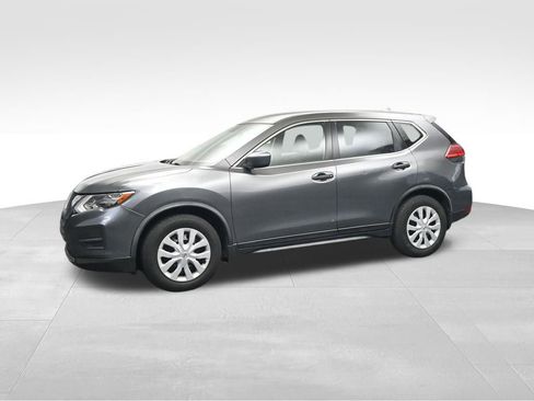 Used 2017 Nissan Rogue S FWD image 2