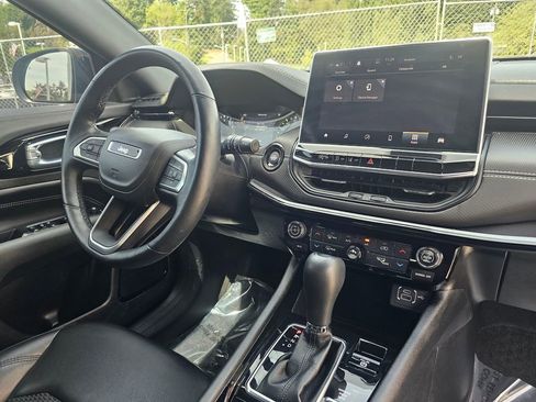 Used 2022 Jeep Compass Latitude w/ Convenience Group AWD/4WD image 11