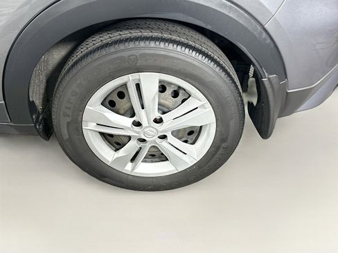 Used 2024 Nissan Kicks S FWD image 11