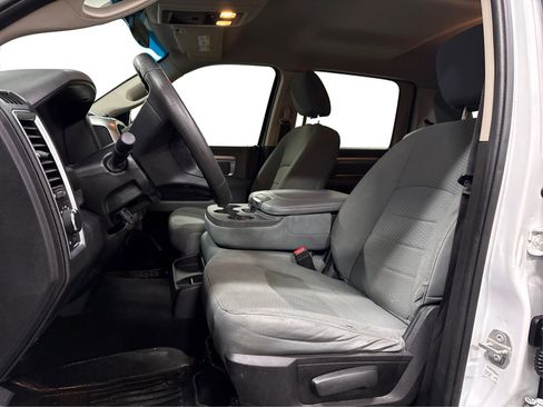 Used 2019 RAM 1500 Classic SLT image 9